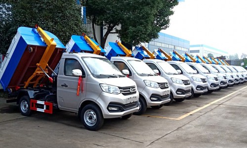 國(guó)六長(zhǎng)安勾臂垃圾車批量發(fā)車